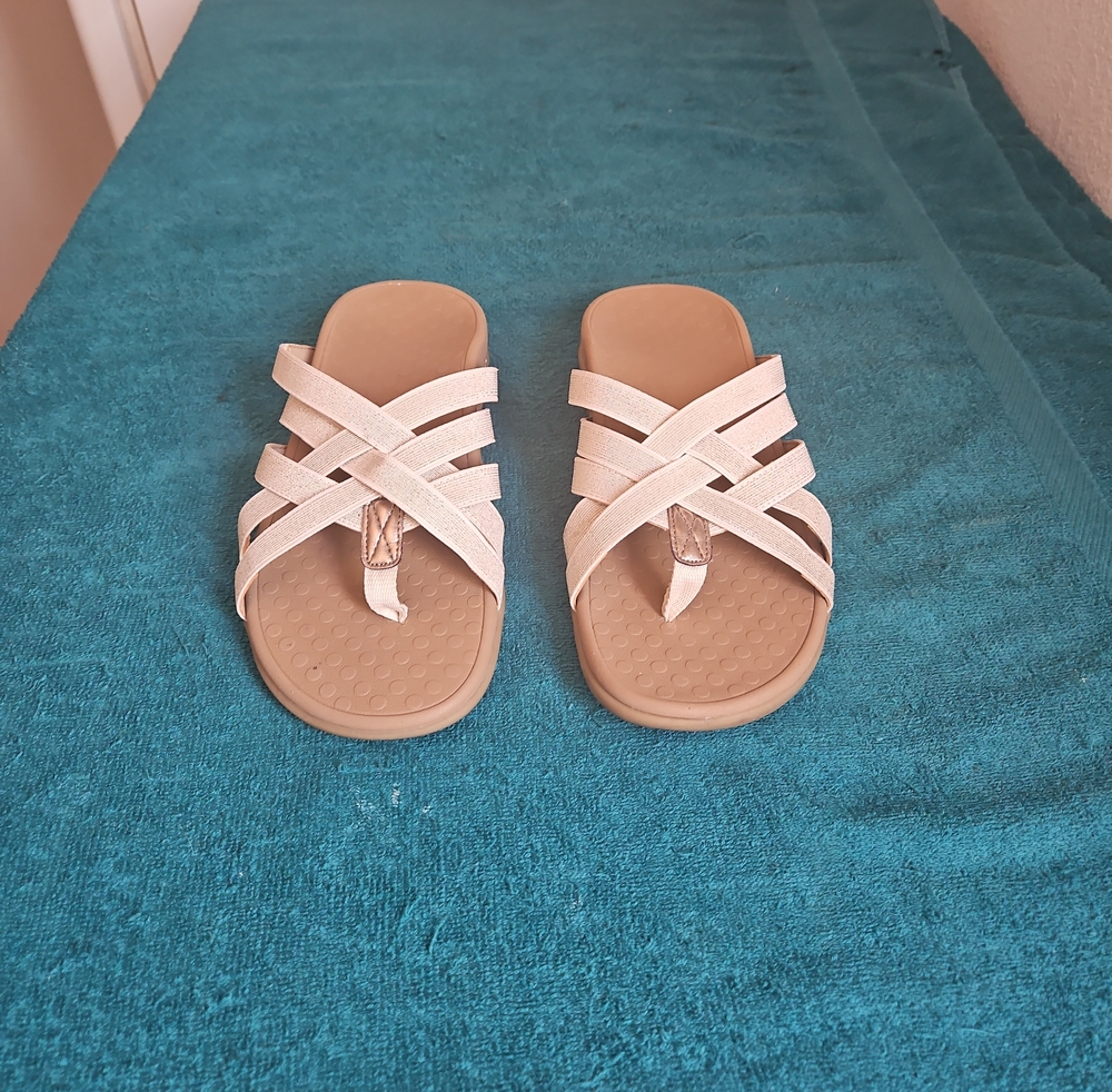 Vionic Tia Supportive Thong Sandal Size 7 Women - Picture 2 of 7